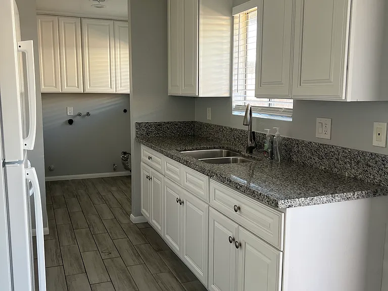 16578 Vine St #A — Photo 6