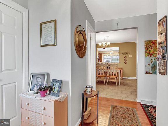 3rd image of 465 Society Hill Cir