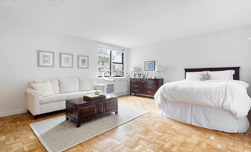 2nd image of 435 E 79th St APT 6G