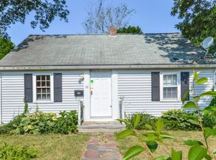 10 Brookshire Rd, Hyannis, MA 02601