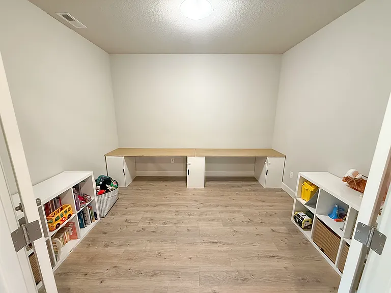 4785 S 16th Dr — Photo 17