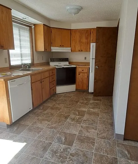 2629 SW Pickford St — Photo 4