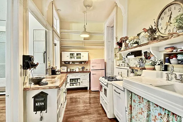 Rented by Oxford Property Group | media 17