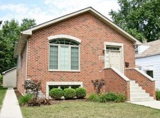 10822 S Whipple St, Chicago, IL