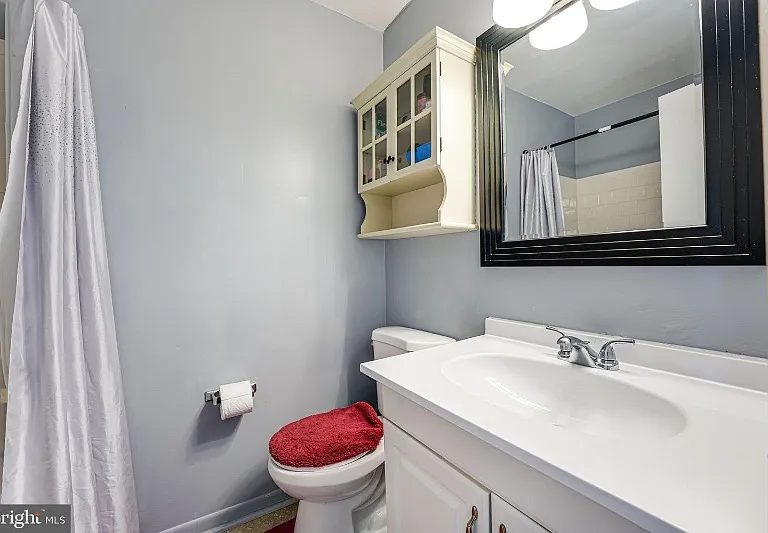 7908 Sharpsburg Ct — Photo 10