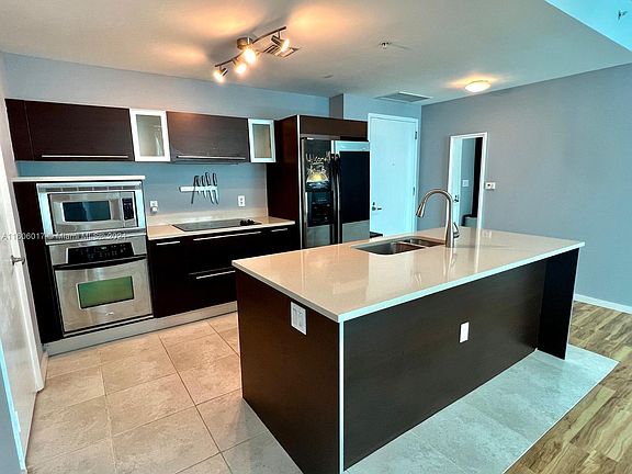 4th image of 1900 N Bayshore Dr APT 2317