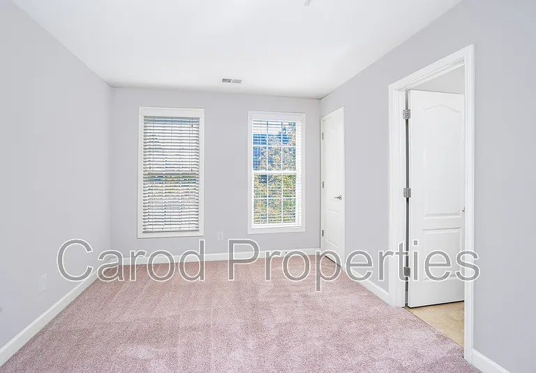 8829 Arbor Creek Dr — Photo 14