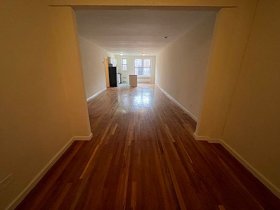 3rd image of 175 Hawthorne St APT 6K