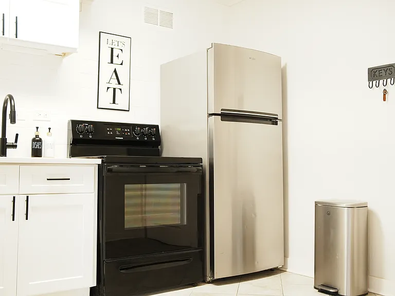 300 W Peachtree St NW #8C — Photo 9