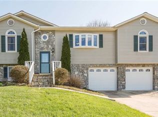 3430 Raintree Dr, Hudson, NC 28638