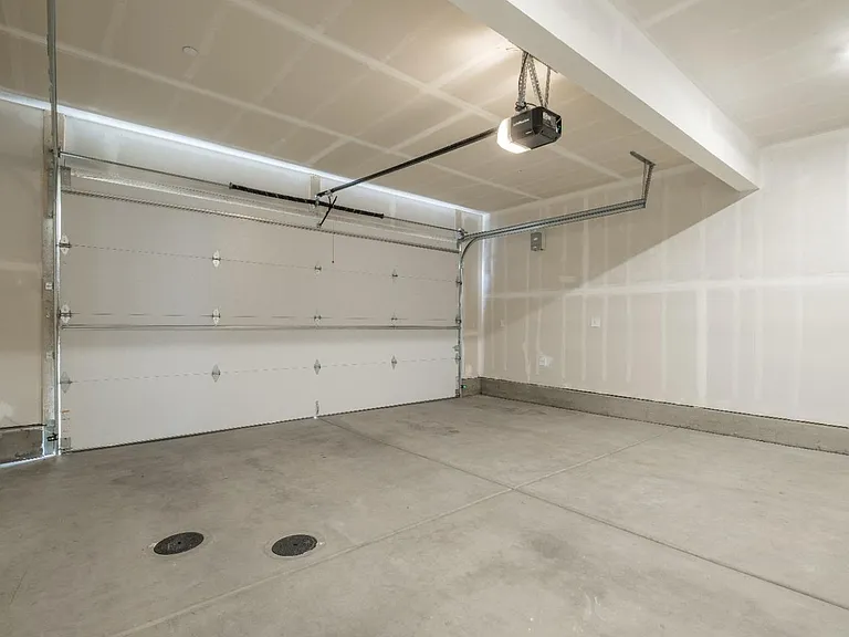 3268 Sunny Gate Ln — Photo 16