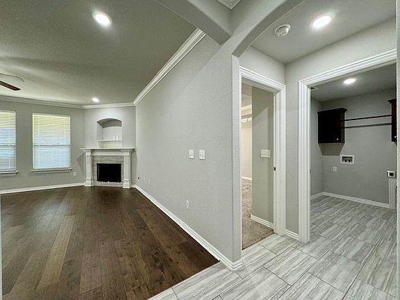 4th image of 980 Lakeview Dr