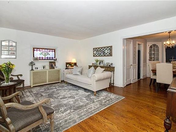 5th image of 40 Fisher Ave