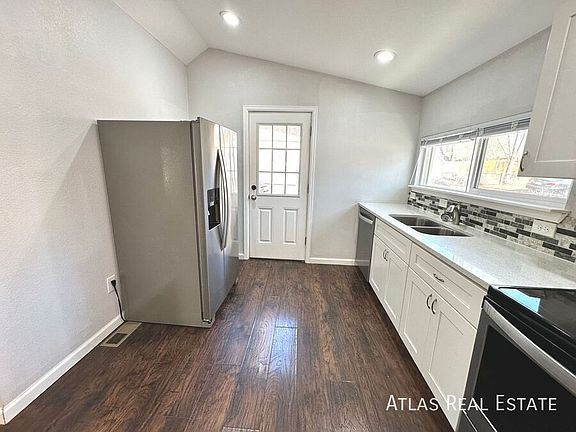 2nd image of 2601 Main St Unit 2