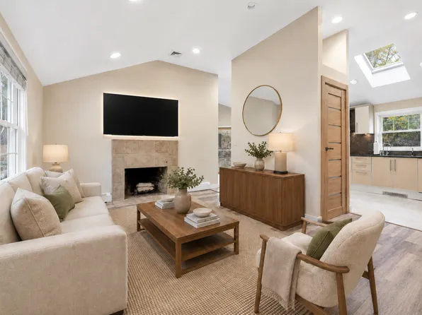 351 Winchester St, Newton, MA 02461
