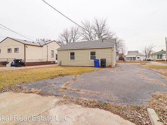 5th image of 12211 Brookfield Ave