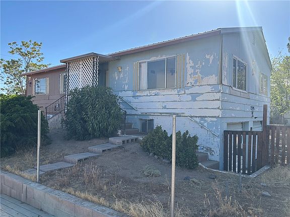 5th image of 1595 E John L Avenue