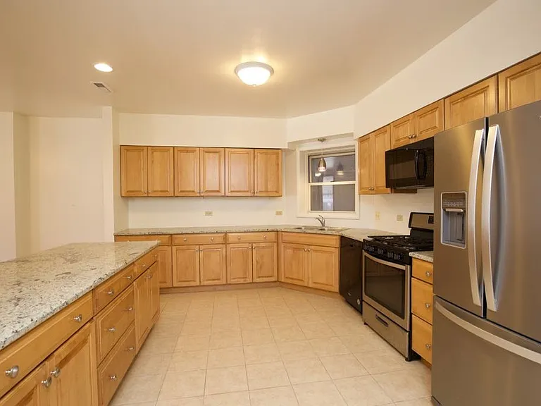 6713 N Sheridan Rd #N2 — Photo 2