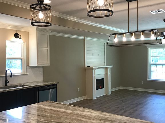 3rd image of 120 Rolling Hills Dr