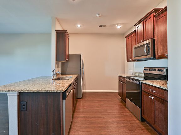 4th image of 6393 Rainbow Row