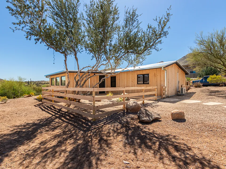 37934 N School House Rd