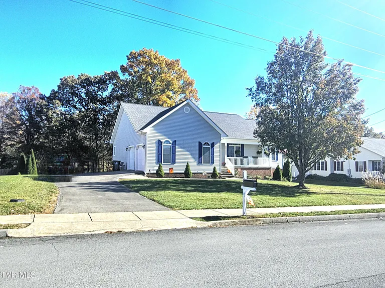 153 Sugar Plum Ln — Photo 37