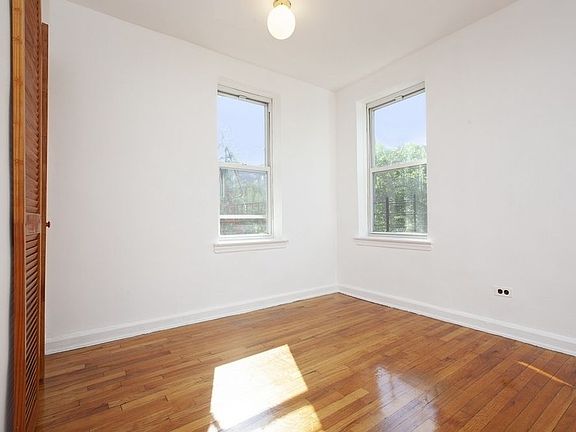 3rd image of 6638 Yellowstone Blvd #4D