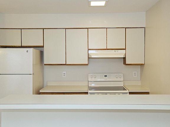 4th image of 8641 Beekman Pl Suite 41B