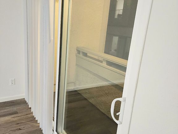 4th image of 4276 S Centinela Ave #241