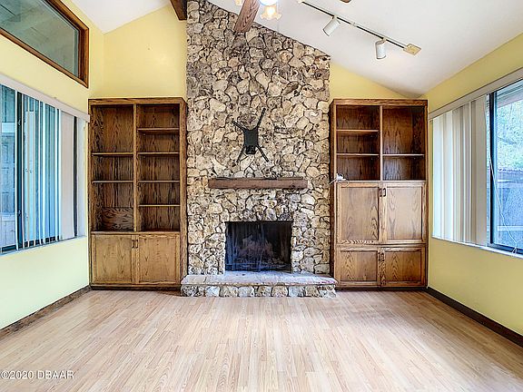 2nd image of 65 Ravenwood Ct