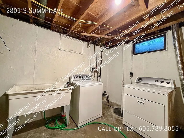 2801 S Summit Ave — Photo 20