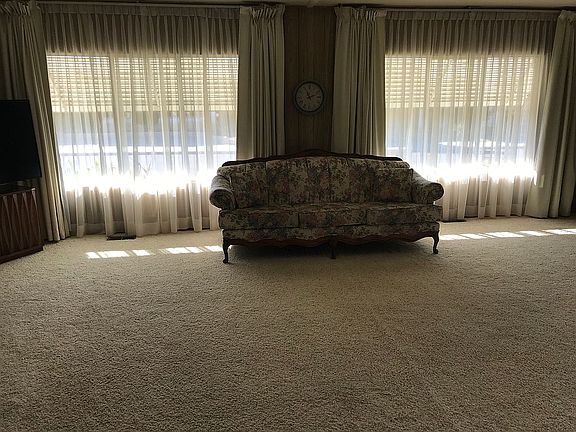 4th image of 1190 Vista Grande Dr