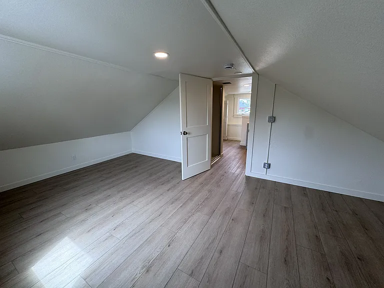 1008 Jenkins St — Photo 8