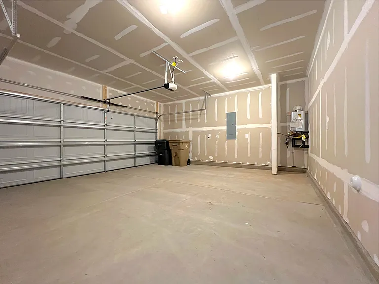 728 Denberg Ln — Photo 26