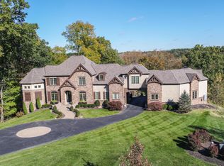 1403 Riverwood Ln, Powell, OH