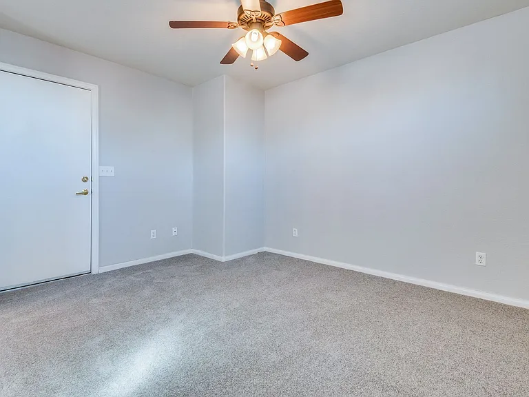 5225 Shreve Ave — Photo 8