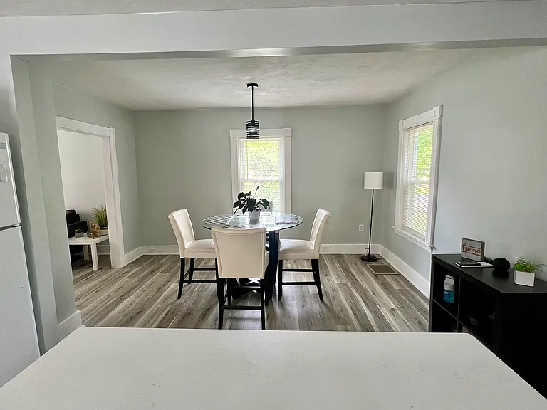 203 Hall St — Photo 8
