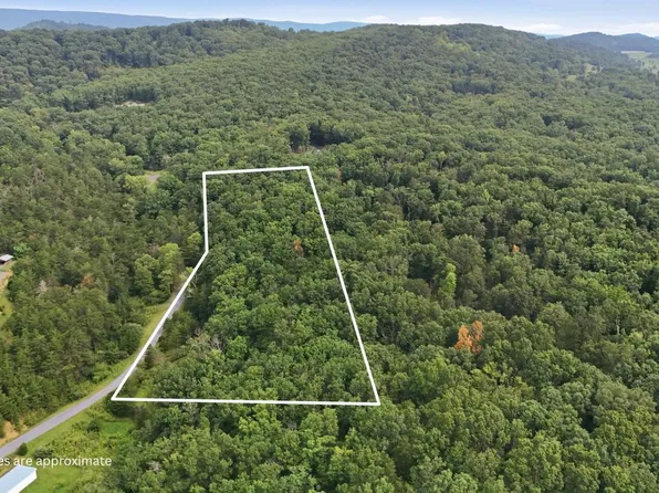 28 Ewing Dr, Baker, WV 26801