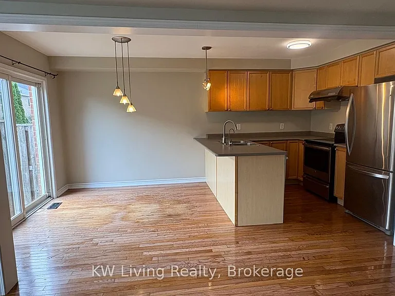 52 Dougherty Cres — Photo 6