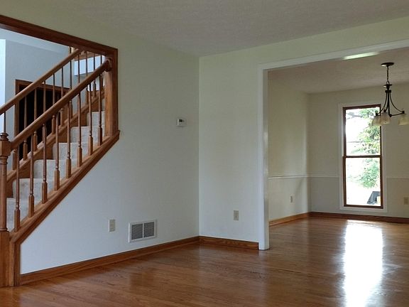 5th image of 1078 Hollister Dr