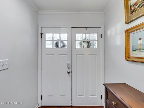 4th image of 5365 Suffolk Dr