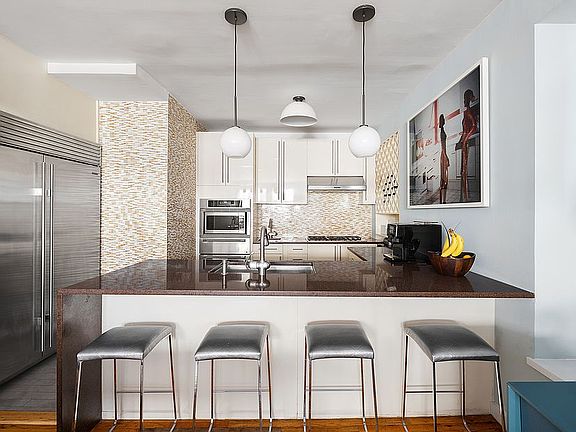4th image of 60 Pineapple St APT 2J