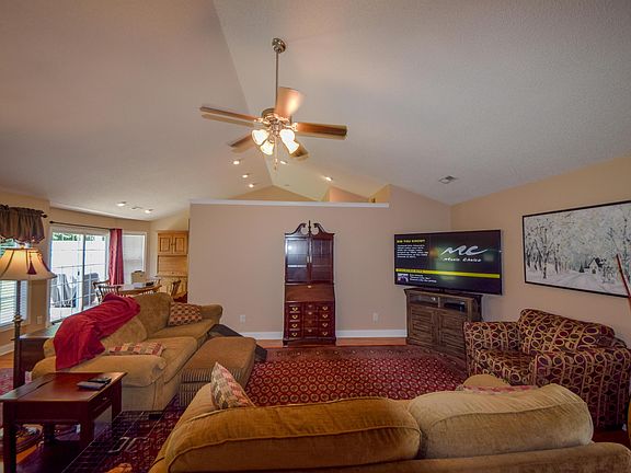 3rd image of 96 Boone Hill Ct #96