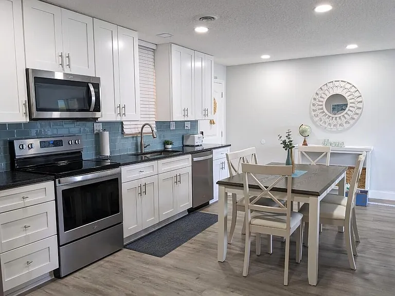 350 Taylor Ave #B22 — Photo 7