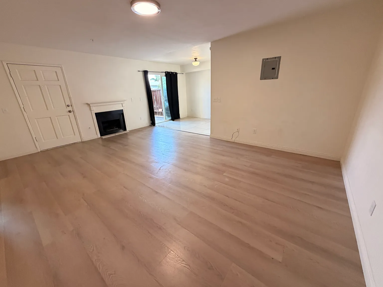 2 bed, 900 sqft, $2,900 — Photo 4