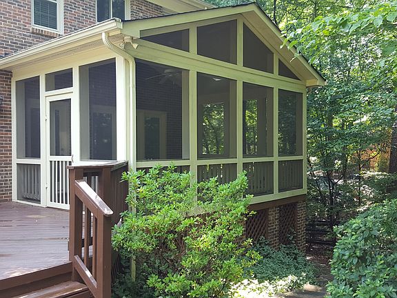 Large 12'x19' screen porch 