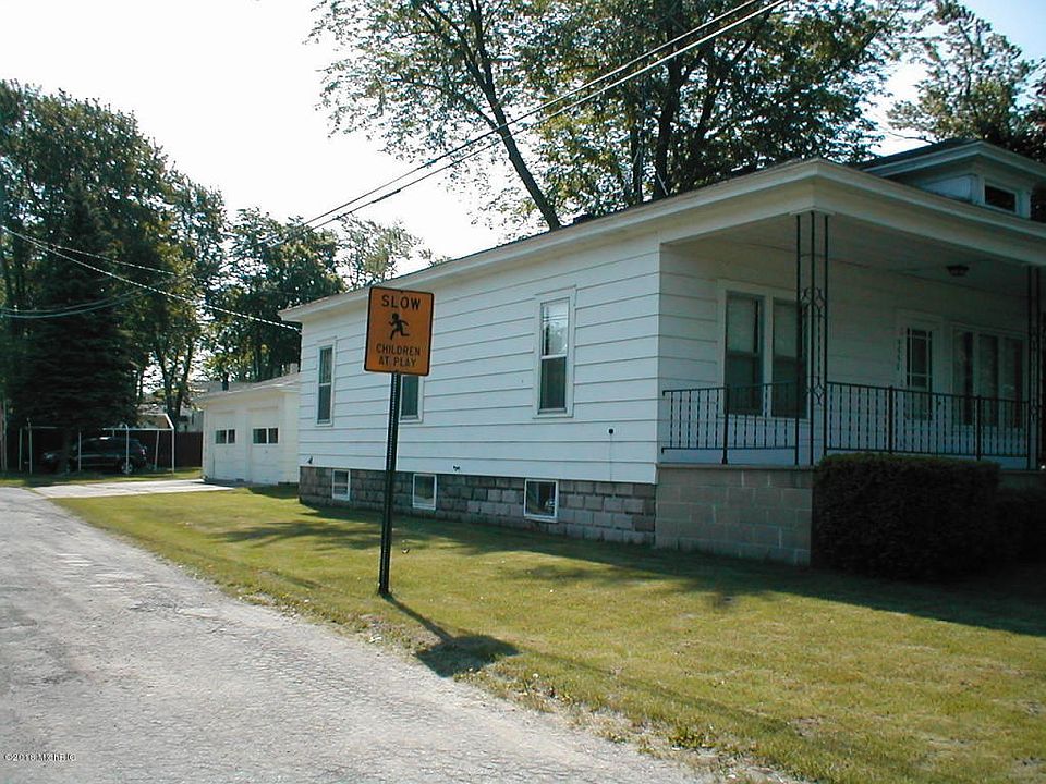 2nd image of 9559 Maplewood Ave
