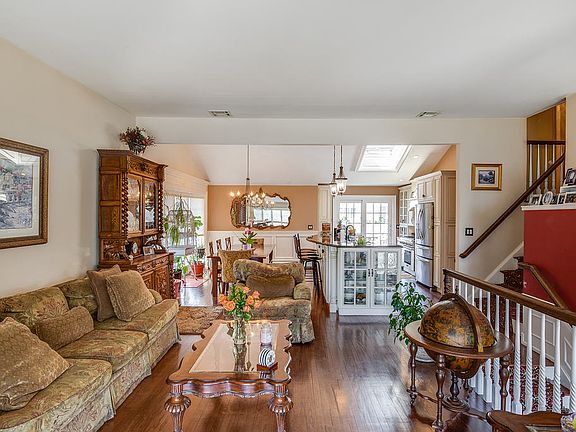 5th image of 62 Wenwood Dr