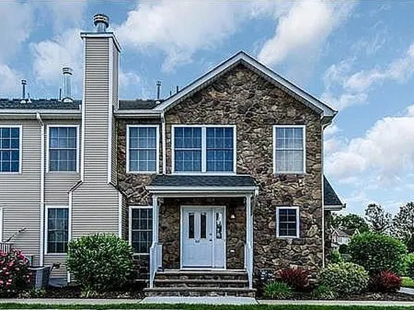 62 Chariot Ct #62, Piscataway, NJ 08854