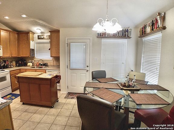 3rd image of 10378 Oakwood Crst
